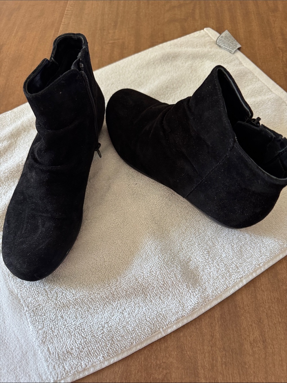 Walking cradles ankle boots, black suede size 7.5, side zipper.